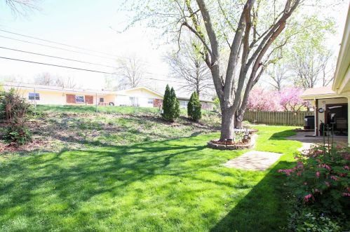 1550 Ross Ave, Saint Louis MO 63146-3817 exterior