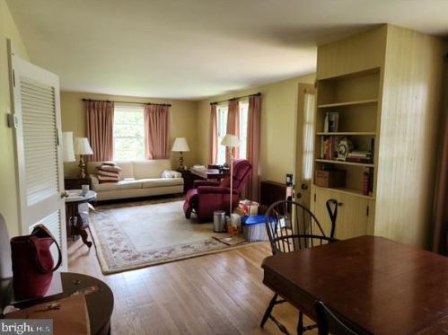 1410 Springside Dr, Lancaster PA 17603-6320 exterior