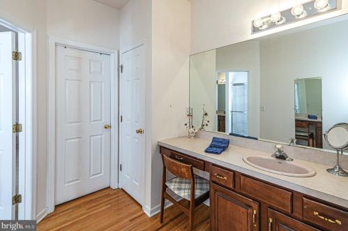 6 Stonewall Cir, Princeton NJ 08540-1442 exterior