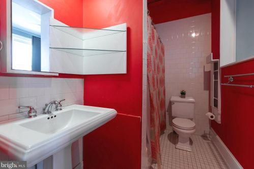 1223 6 St, Philadelphia PA 19120-3101 exterior