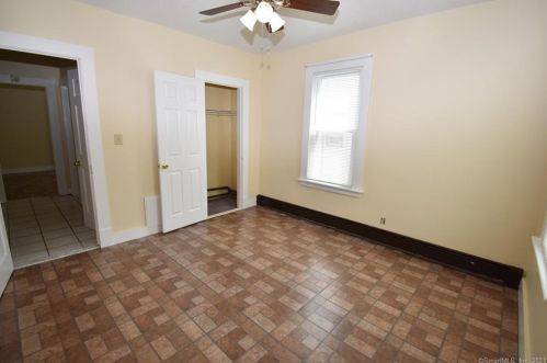 27 Thorniley St, New Britain CT 06051-1639 exterior