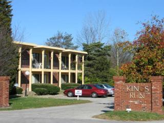 1232 73rd St, Indianapolis IN  46260-4083 exterior