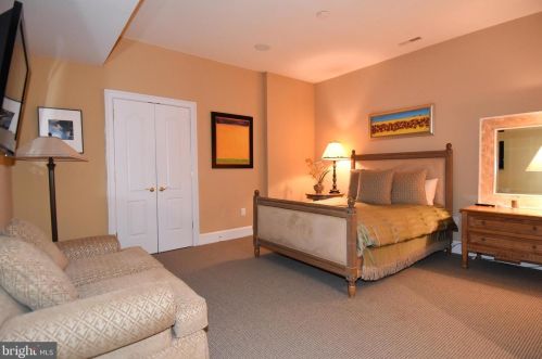 11300 Glen Rd, Rockville MD 20854-1849 exterior