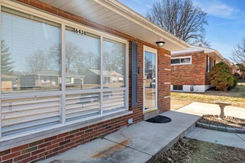 6438 Lawnside Dr, Saint Louis MO 63123-3309 exterior