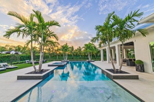 185 Cajeput Dr, Naples FL 34108-2611 exterior