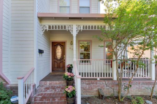 539 J St, Davis CA 95616-2326 exterior