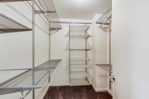 2246 Lakewood Ave, Chicago IL 60614-3629 exterior