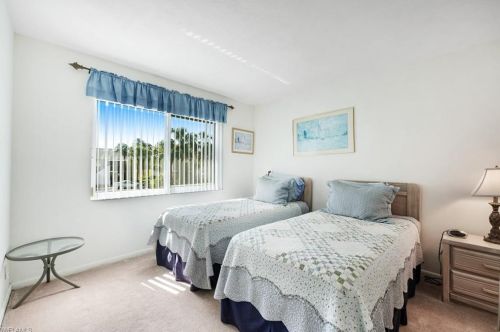 4039 Northlight Dr, Naples FL 34112-5065 exterior