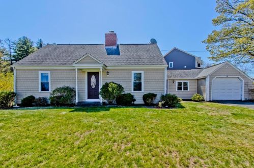 115 Oak Hollow Rd, Springfield, MA 01128-1334