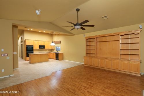 11438 Mtn Breeze Dr, Tucson AZ 85737-7247 exterior