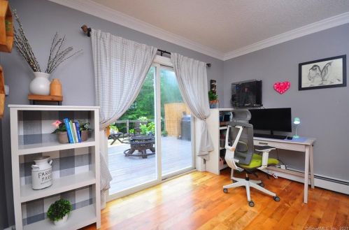 18 Arbor Rdg Rd, Torrington CT 06790-2576 exterior