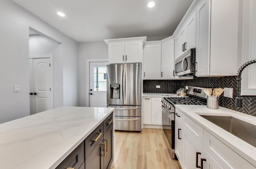 1624 Peterson Ave, Chicago IL  60660-2417 exterior