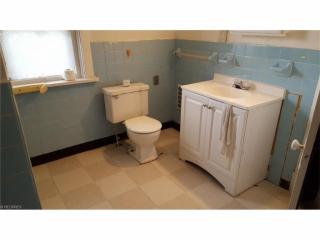 11710 Scottwood Ave, Cleveland OH  44108-3852 exterior