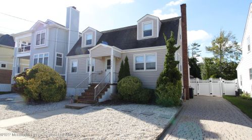 304 Trenton Ave, Point Pleasant Beach NJ  08742-3258 exterior