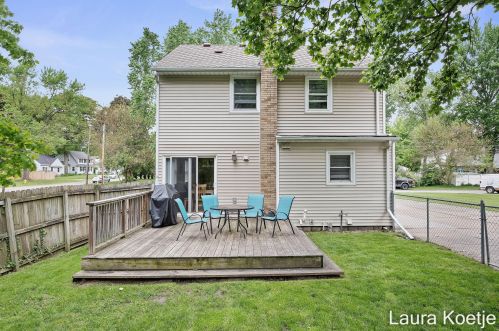 692 Park St, Grand Rapids MI 49525-2571 exterior