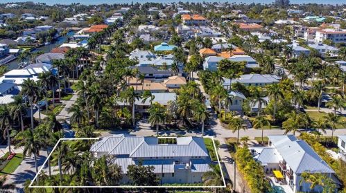 501 14 Ave, Naples FL 34117-9091 exterior