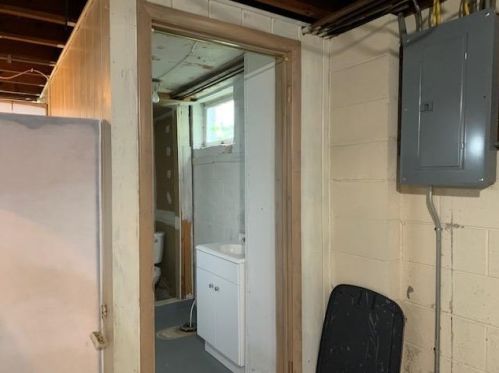 6121 Pennsylvania St, Gary IN 46410-3031 exterior