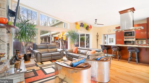 4512 Dolphin Ln, Alexandria VA 22309-3110 exterior