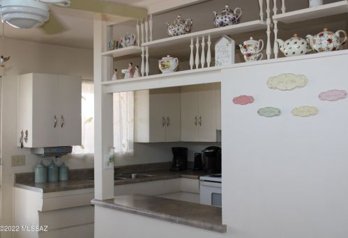 8011 Julia St, Tucson AZ 85710-4821 exterior