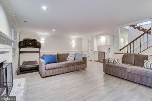 6636 Hampton View Pl, Mc Lean VA 22101-6003 exterior