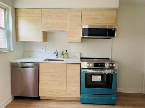 809 Killarney Dr, Pittsburgh PA  15234-2504 exterior