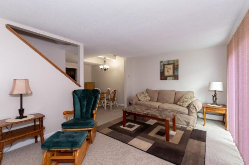 18 Vinton Dr, Concord NH 03303-1584 exterior