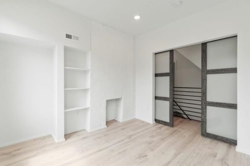 5145 Holmes St, Pittsburgh PA  15201-2433 exterior