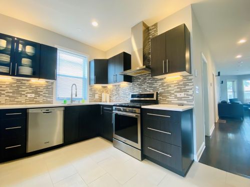 2316 Kedvale Ave, Chicago IL 60629-5110 exterior