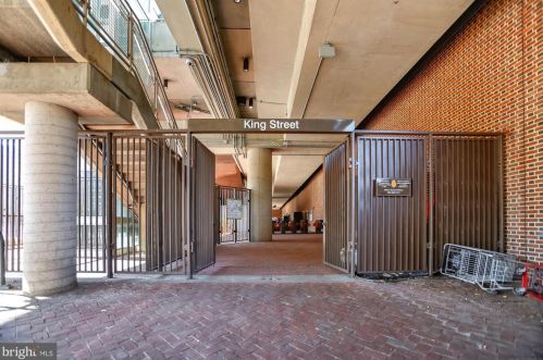 5823 Monticello Rd, Alexandria VA 22303-1302 exterior