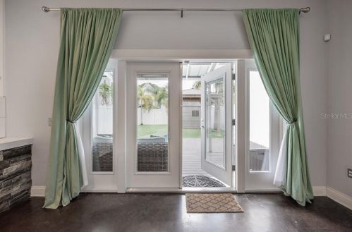 406 Oregon Ave, Tampa FL 33607-2803 exterior