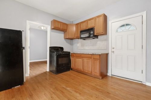 3436 Huron St, Chicago IL 60611-3043 exterior