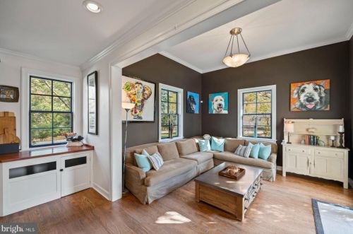 580 Mermaid Ln, Philadelphia PA 19118-4026 exterior