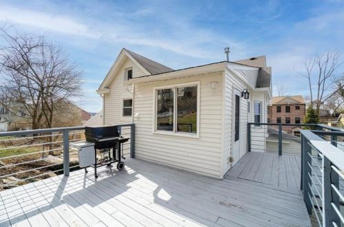 191 Plymouth St, Pittsburgh, PA 15211-1258