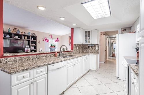 15806 Country Lk Dr, Tampa FL 33624-1539 exterior