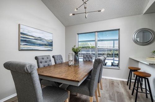 7044 Hollowell Dr, Tampa FL  33634-1089 exterior