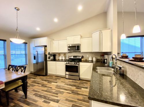 554 Oak Mdw Dr, Middlevle MI 49333-8478 exterior