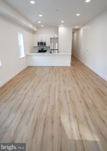 1500 Dickinson St, Philadelphia PA 19146-4757 exterior