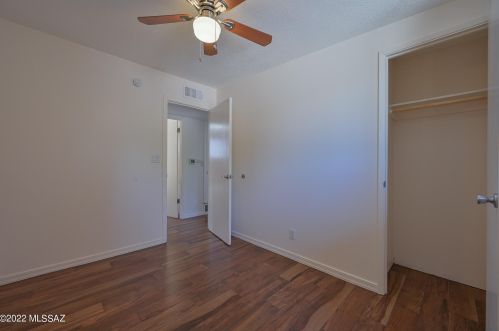 8105 Beverly St, Tucson AZ 85710-5929 exterior