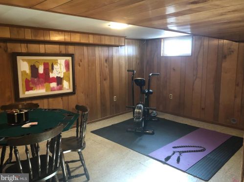 202 England Ter, Rockville MD 20850-1630 exterior