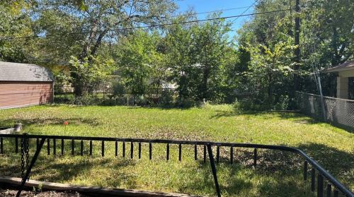 6105 Cary Dr, Austin TX 78757-3113 exterior