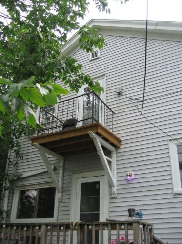 1821 Astor St, Milwaukee, WI 53202-1526