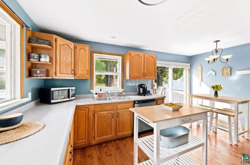 1122 Anderson Rd, Duluth MN 55811-5416 exterior