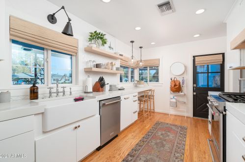 3842 50th Pl, Phoenix AZ 85018-4413 exterior