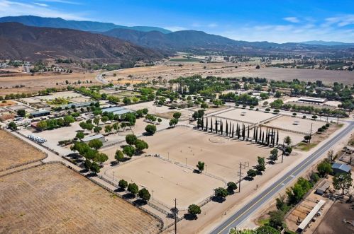 37055 De Portola Rd, Temecula CA 92592-9575 exterior