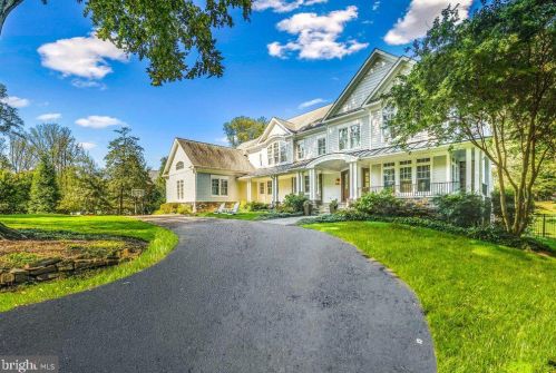 7032 Benjamin St, Mc Lean, VA 22101-1549