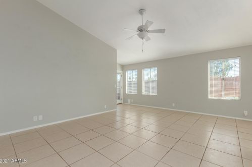 18611 43rd St, Phoenix AZ 85050-8805 exterior