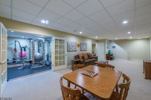 6 Cornell Dr, Dover NJ 07869-3537 exterior