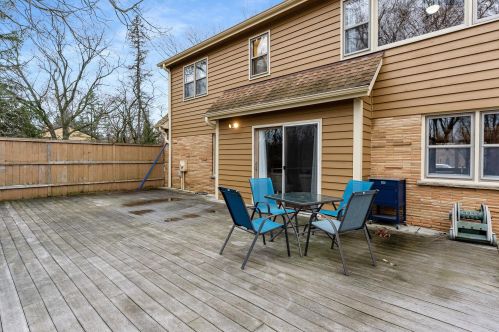 9360 Sleepy Hollow Ln, Milwaukee WI  53217-1242 exterior