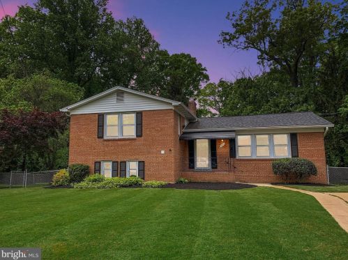 10600 Woodsdale Dr, Silver Spring, MD 20901-1544