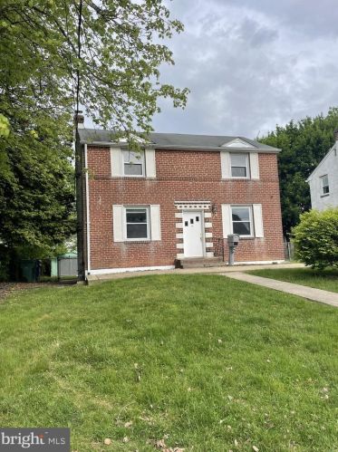 114 Atlas Dr, New Castle DE  19720-2703 exterior